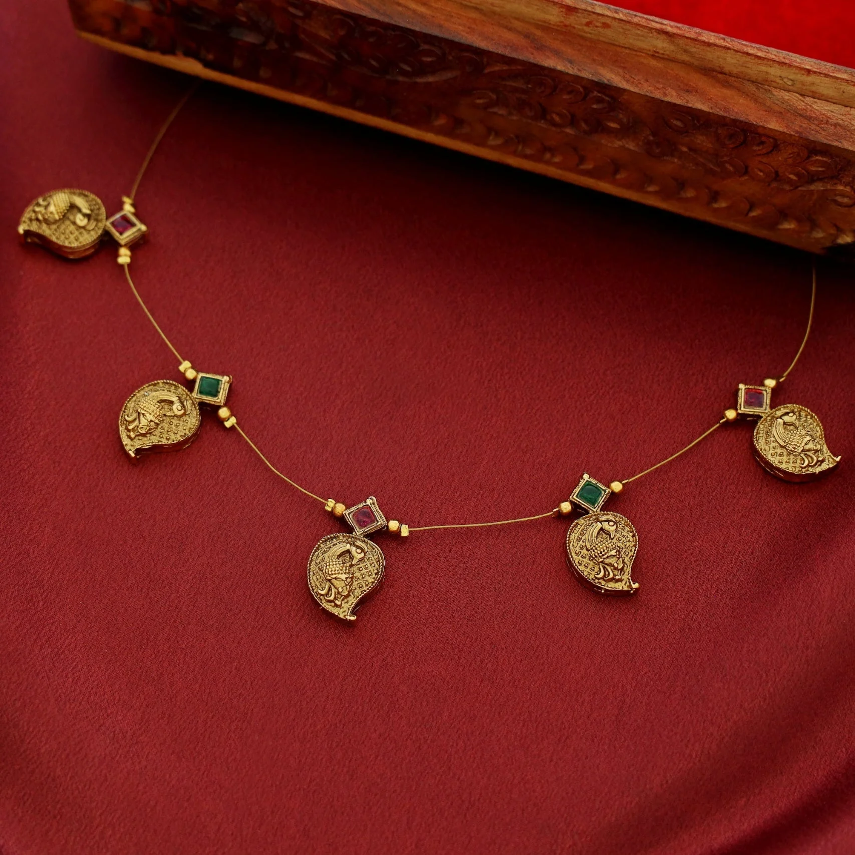 String Neckpiece - Image 3