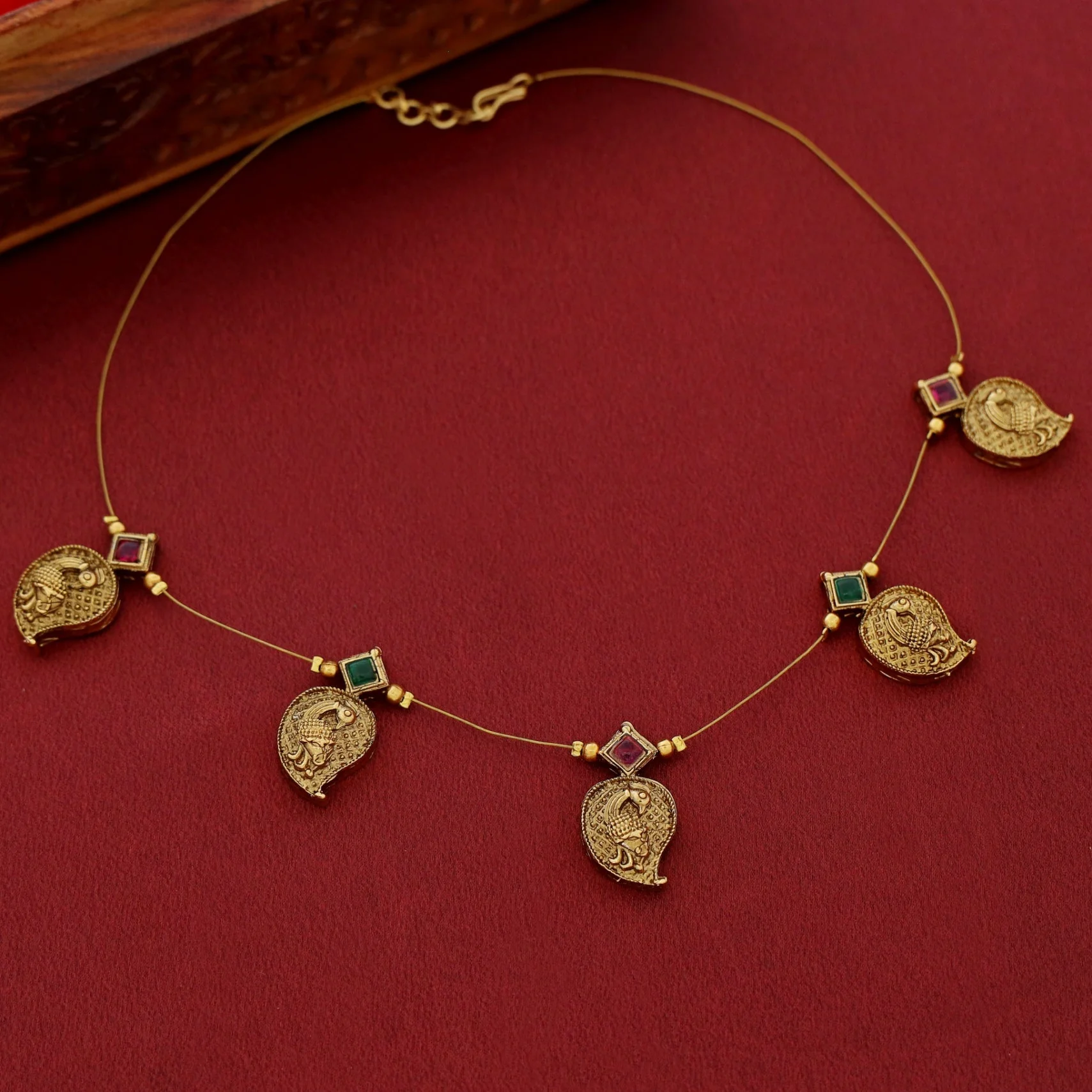 String Neckpiece - Image 4