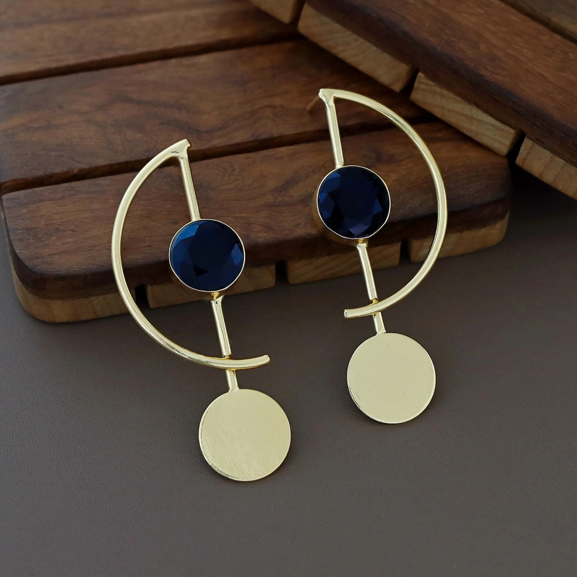 Shape Round Glossy Earring - Image 3